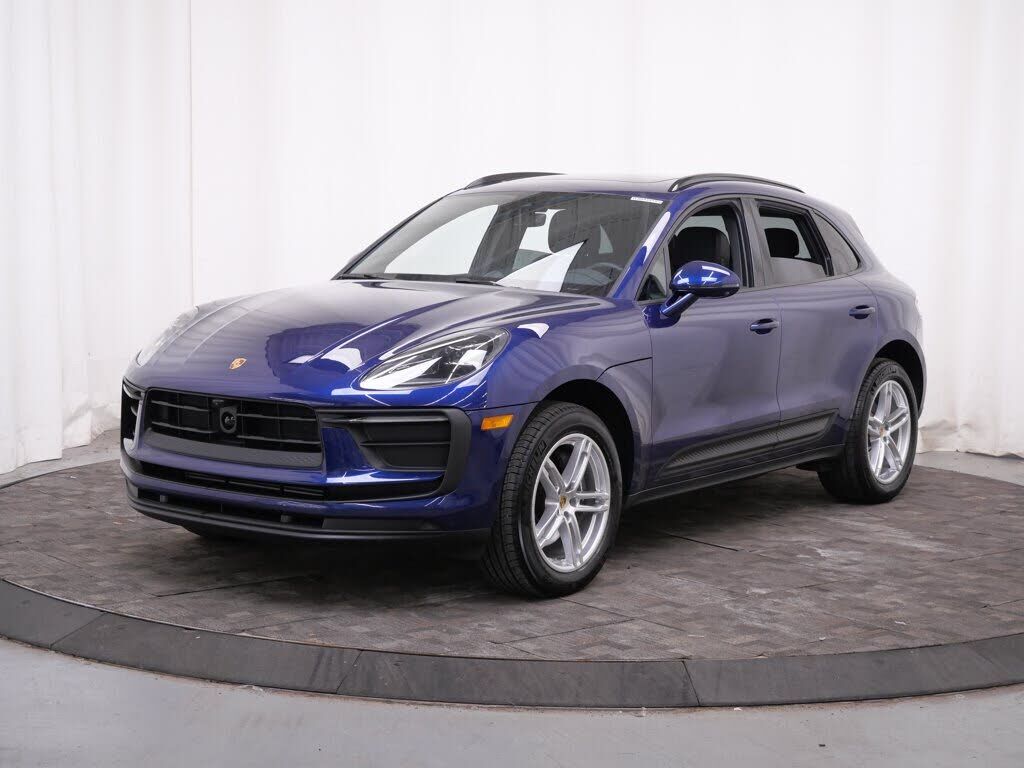 2026 PORSCHE Macan