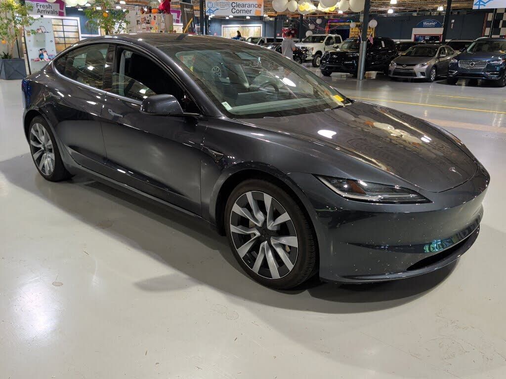 2024 TESLA Model 3