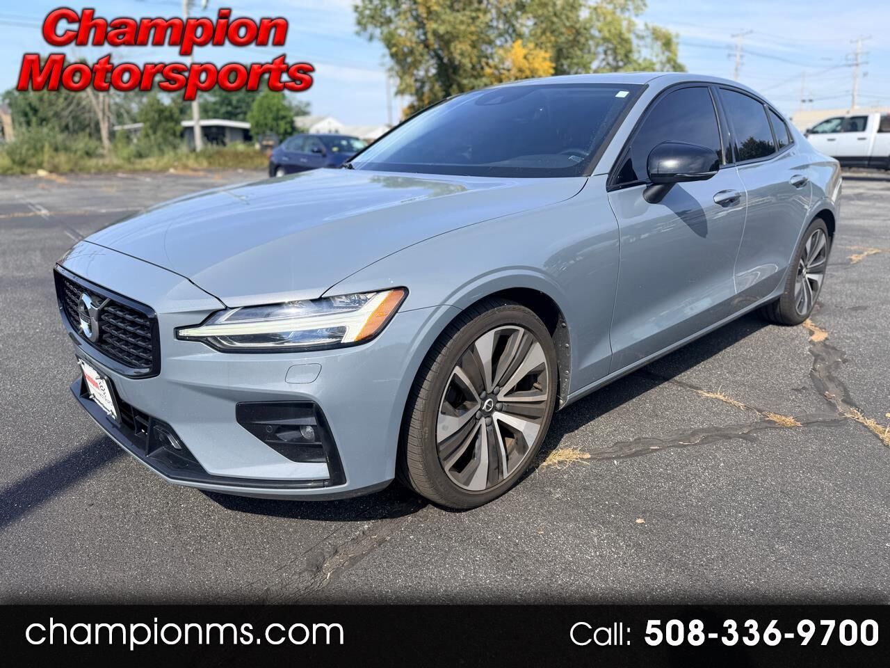 2022 VOLVO S60