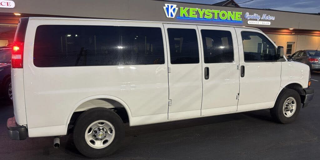 2025 CHEVROLET Express