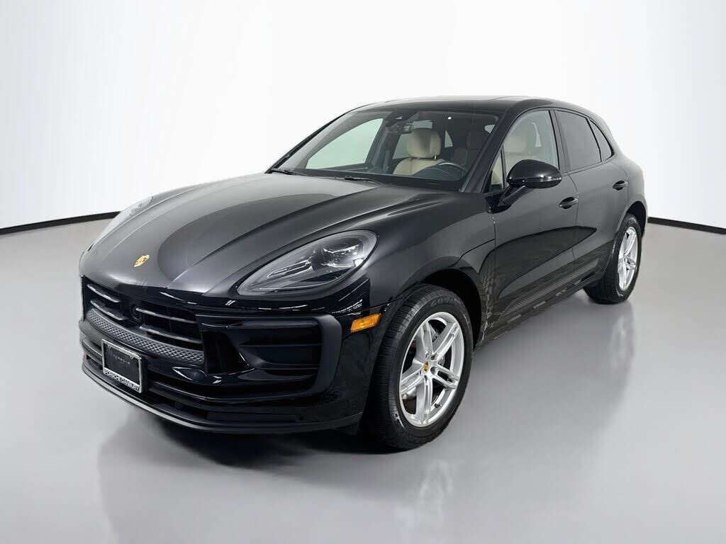 2023 PORSCHE Macan
