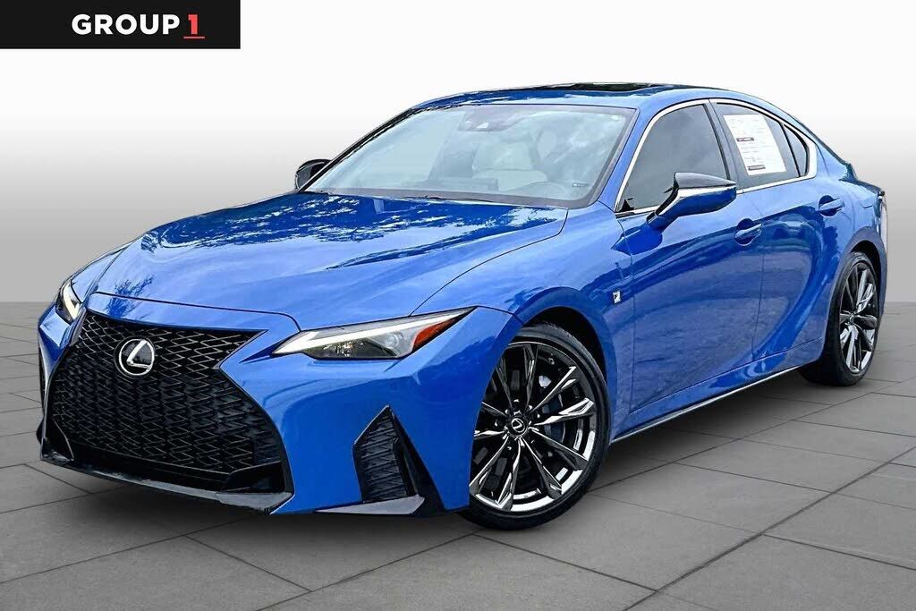 2022 LEXUS IS