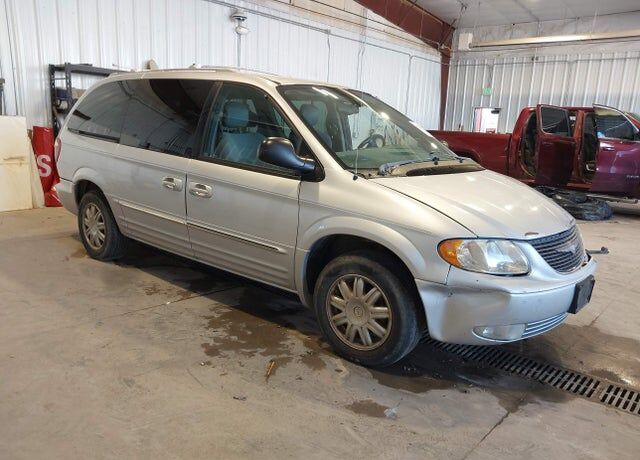 2004 CHRYSLER Town and Country