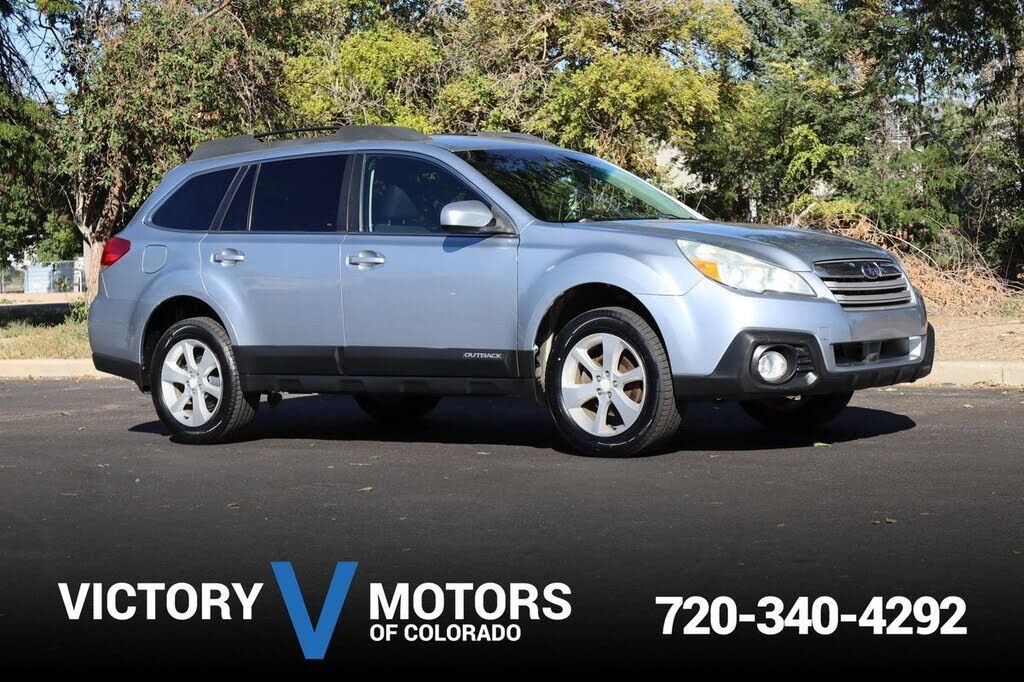 2013 SUBARU Outback