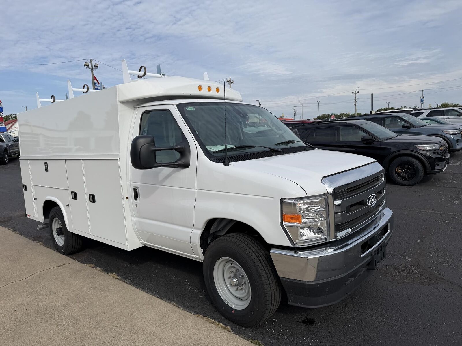 2027 FORD E-350