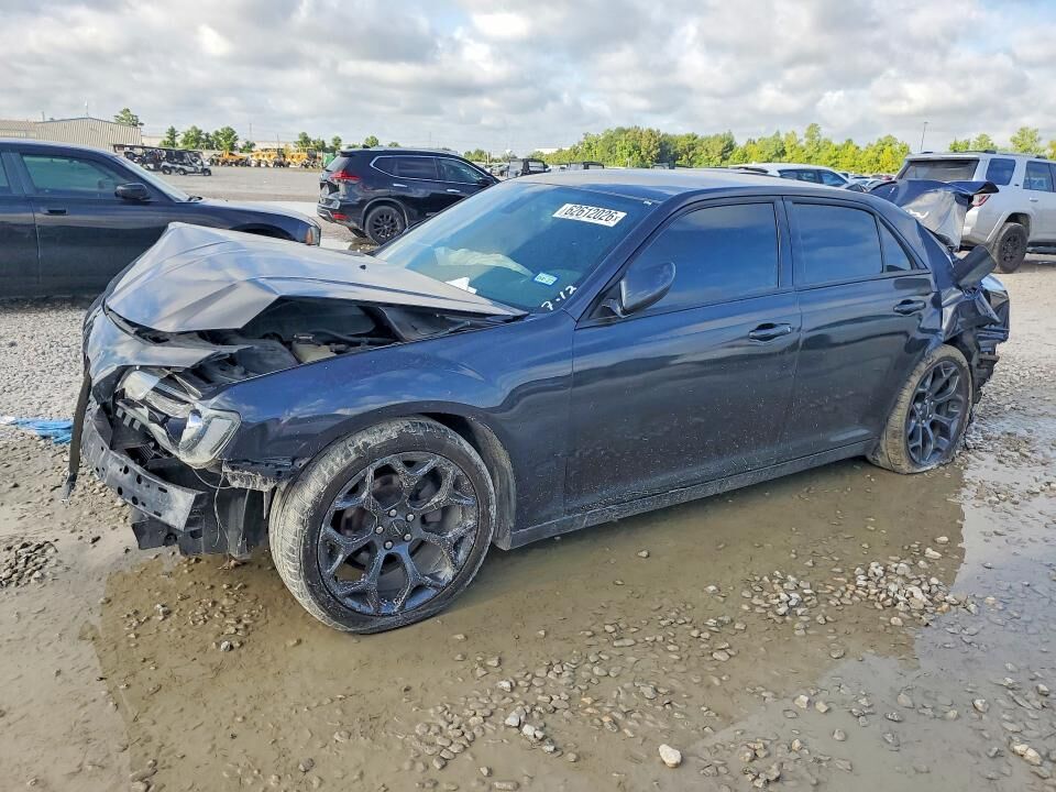 2019 CHRYSLER 300
