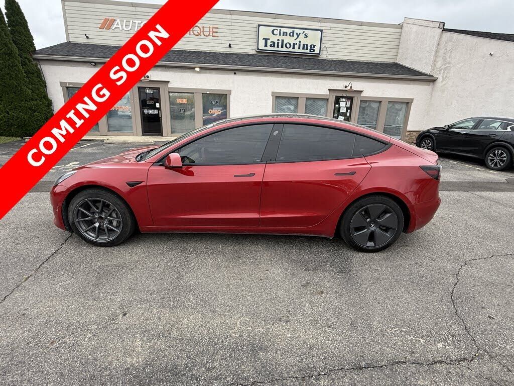 2022 TESLA Model 3