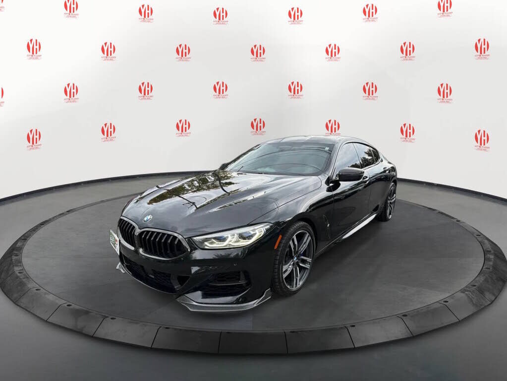 2022 BMW M8