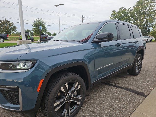 2027 JEEP Grand Cherokee L