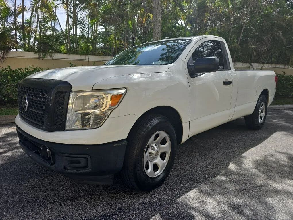 2017 NISSAN Titan