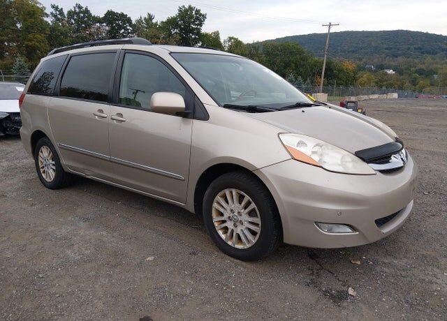 2009 TOYOTA Sienna
