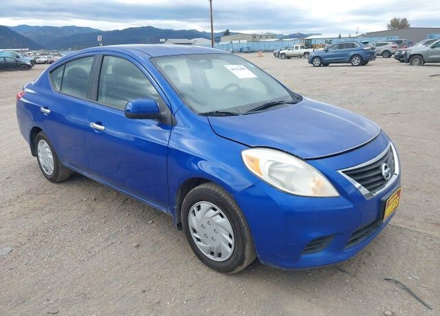 2012 NISSAN Versa