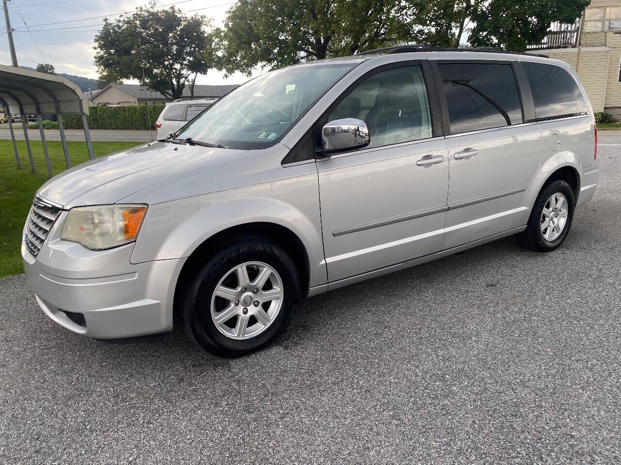 2010 CHRYSLER Town and Country