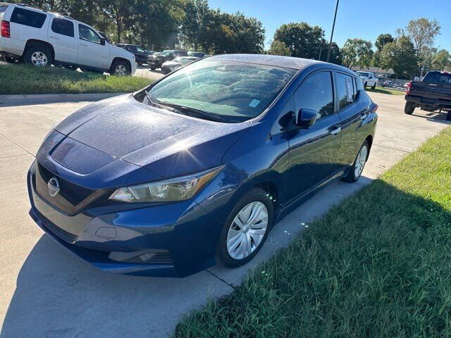 2025 NISSAN Leaf