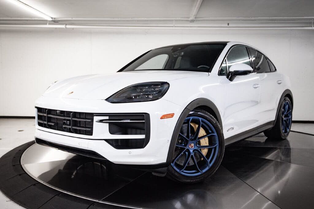 2026 PORSCHE Cayenne
