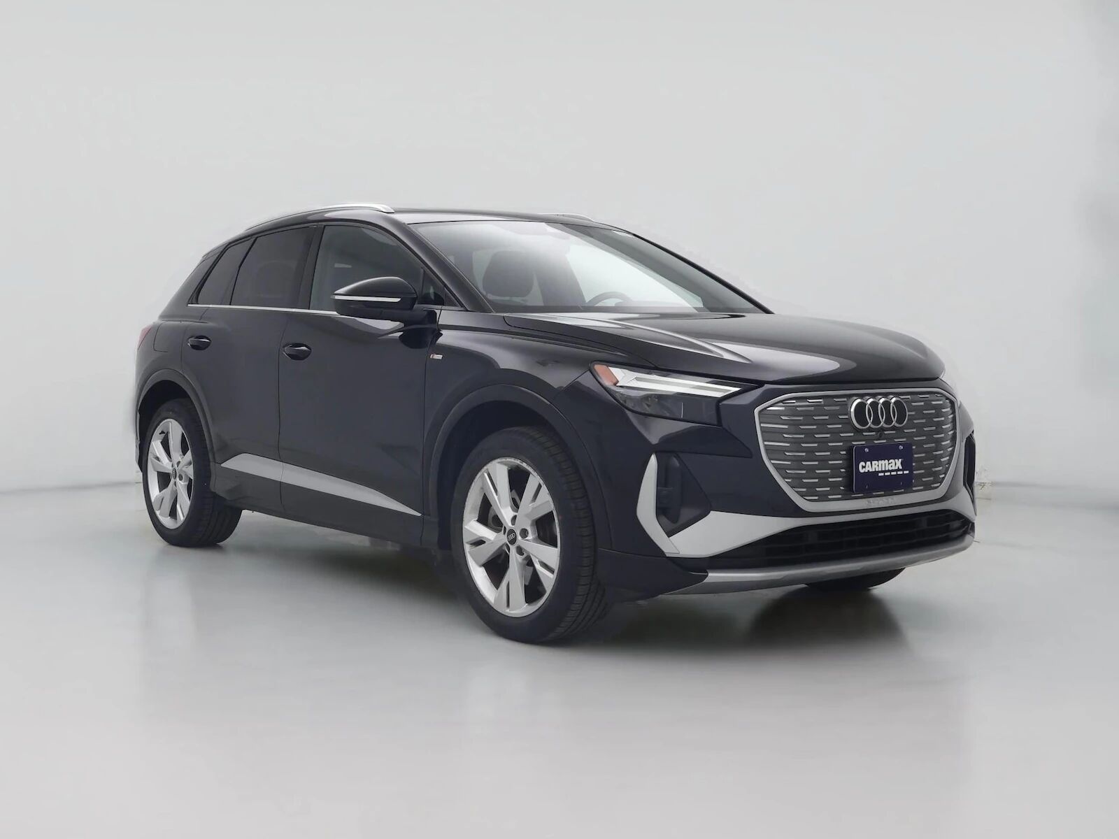 2023 AUDI Q4