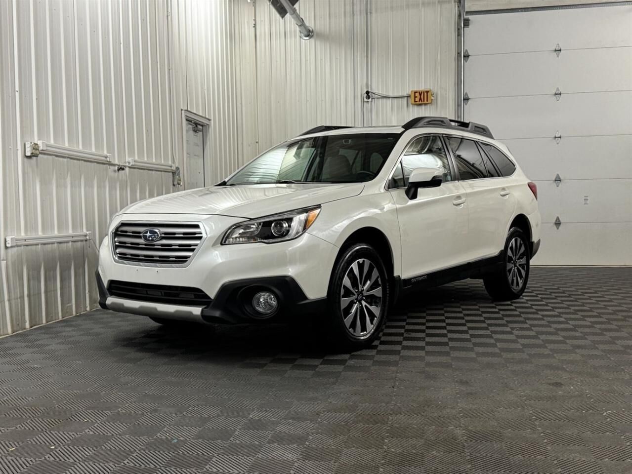 2017 SUBARU Outback