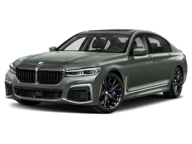 2022 BMW M7