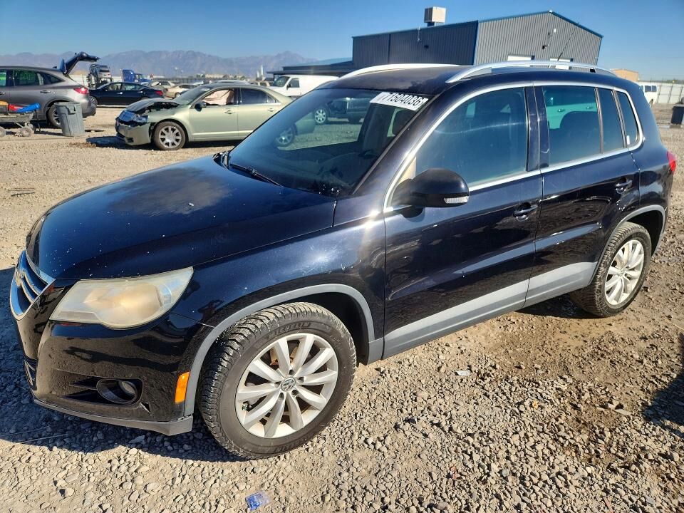 2011 VOLKSWAGEN Tiguan