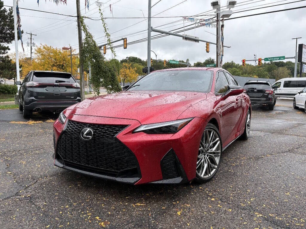 2022 LEXUS IS