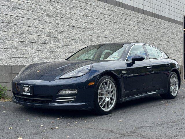 2013 PORSCHE Panamera