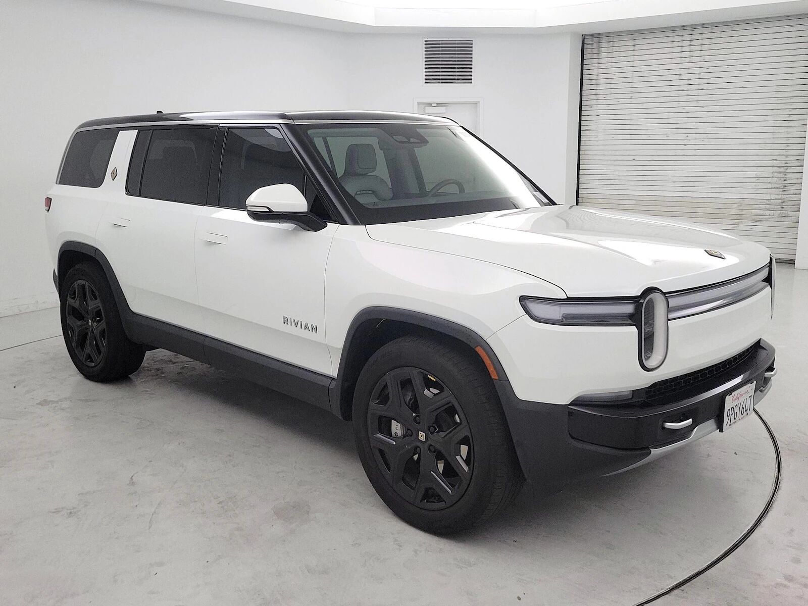 2025 RIVIAN R1S