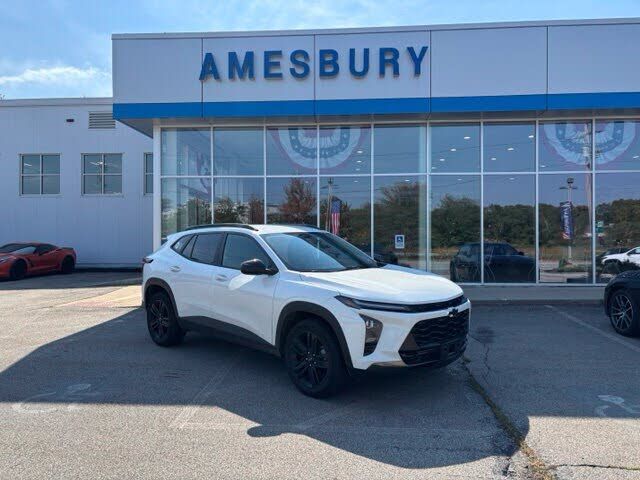 2024 CHEVROLET Trax