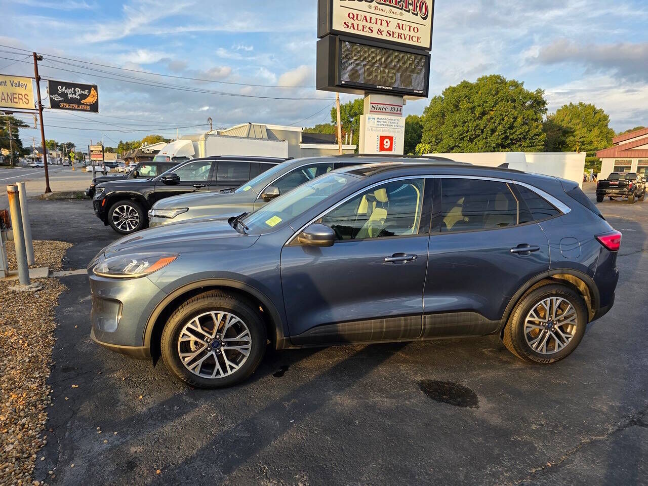 2020 FORD Escape