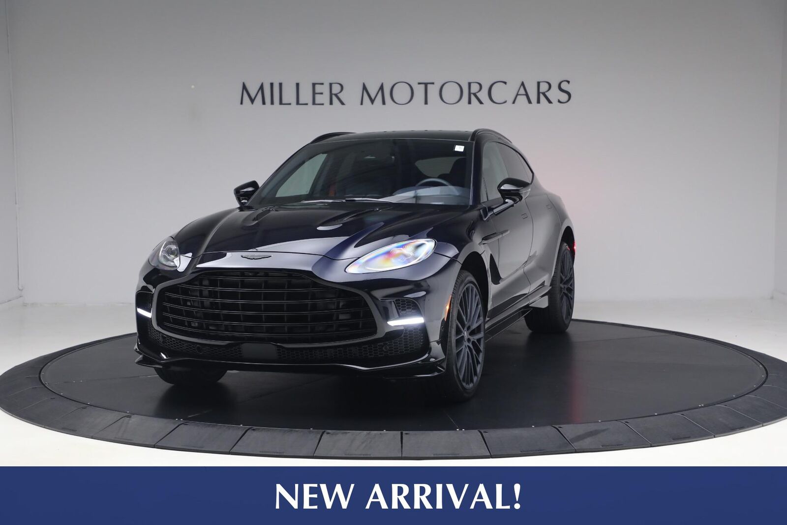 2025 ASTON MARTIN DBX
