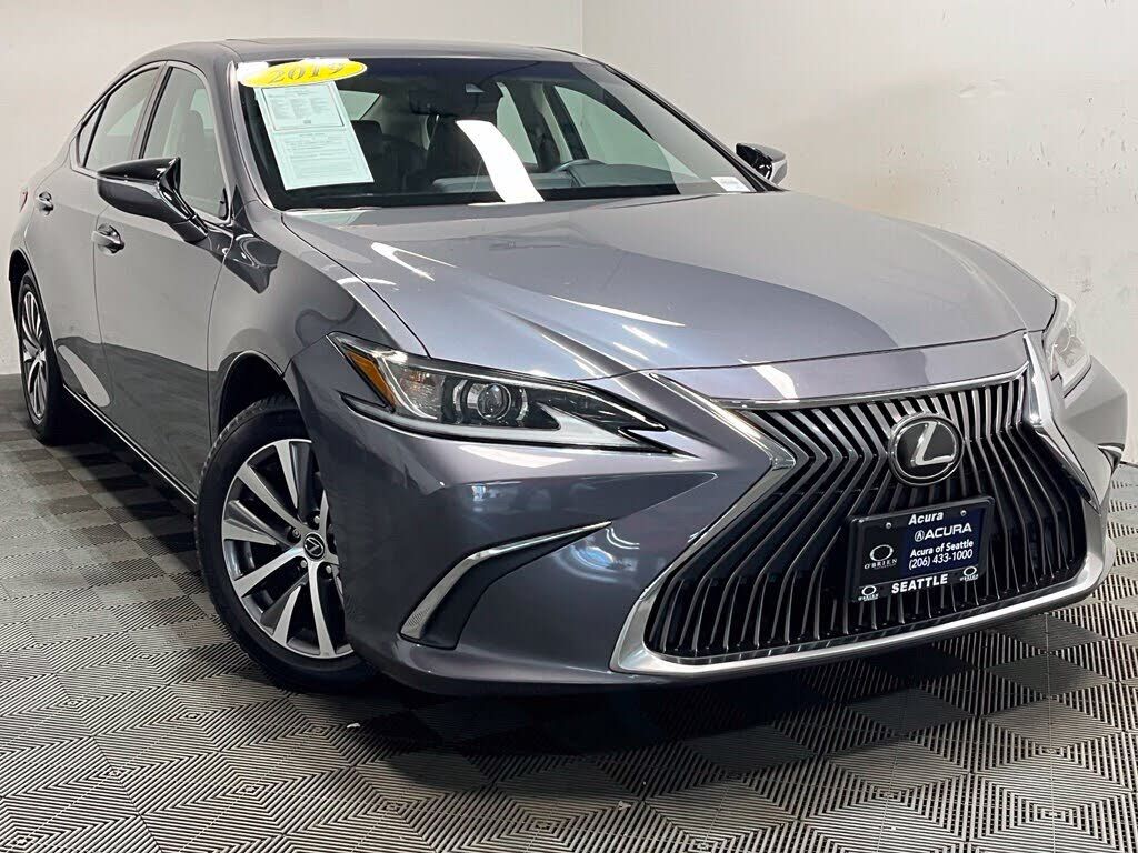 2019 LEXUS ES