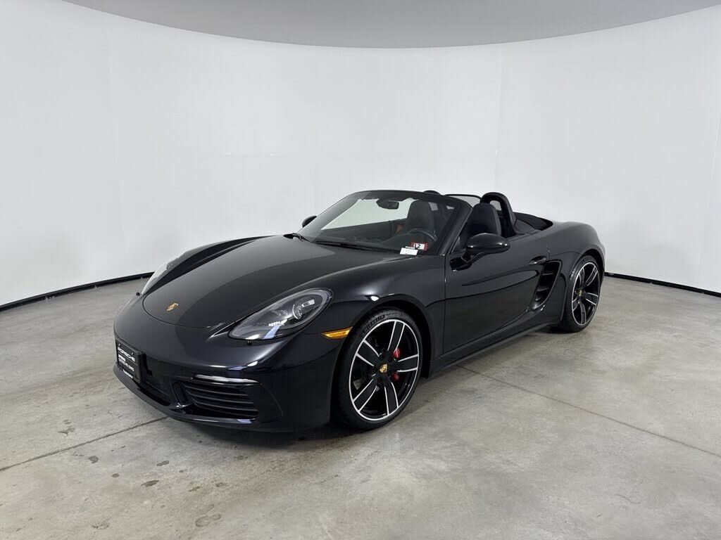 2025 PORSCHE 718