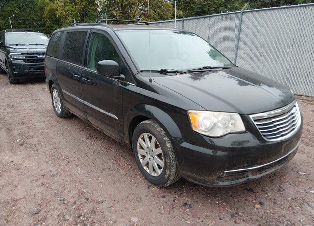 2014 CHRYSLER Town and Country