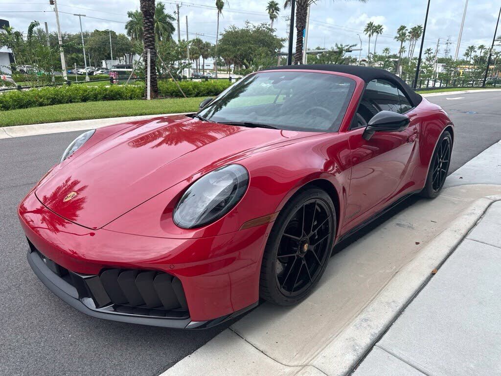 2025 PORSCHE 911