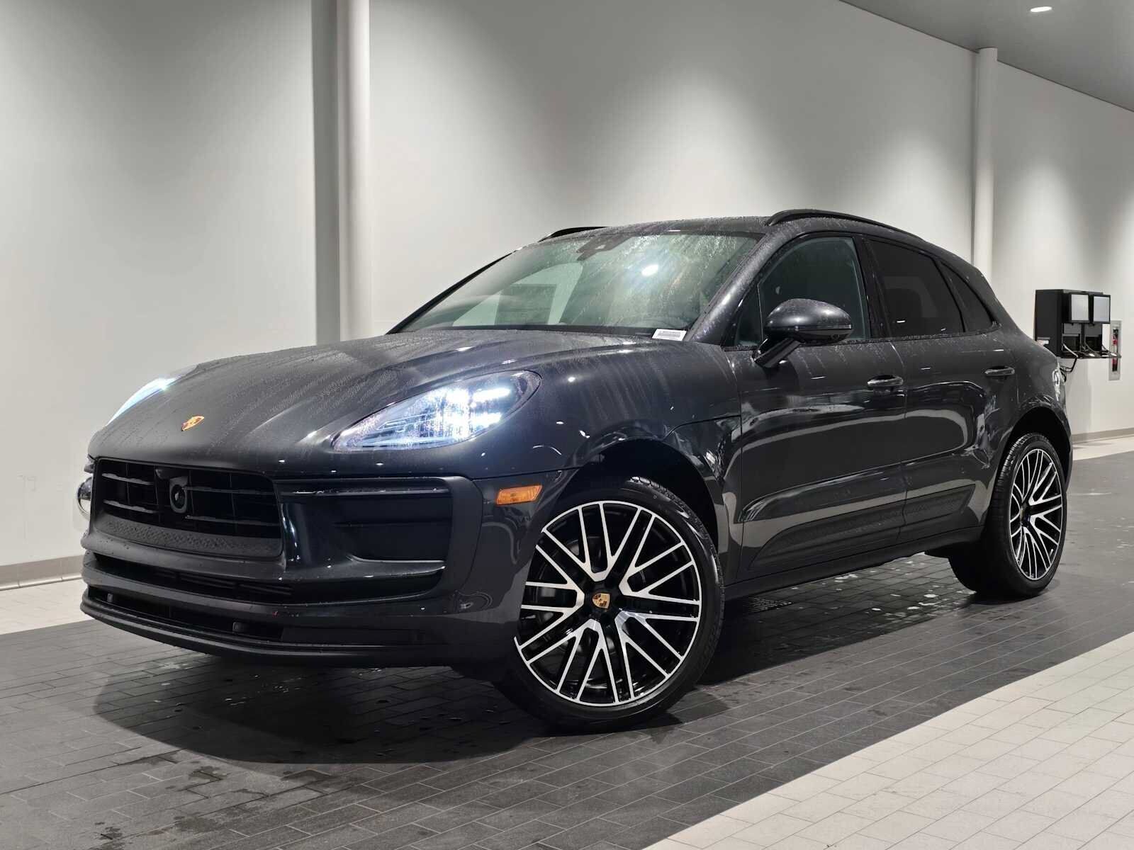 2026 PORSCHE Macan