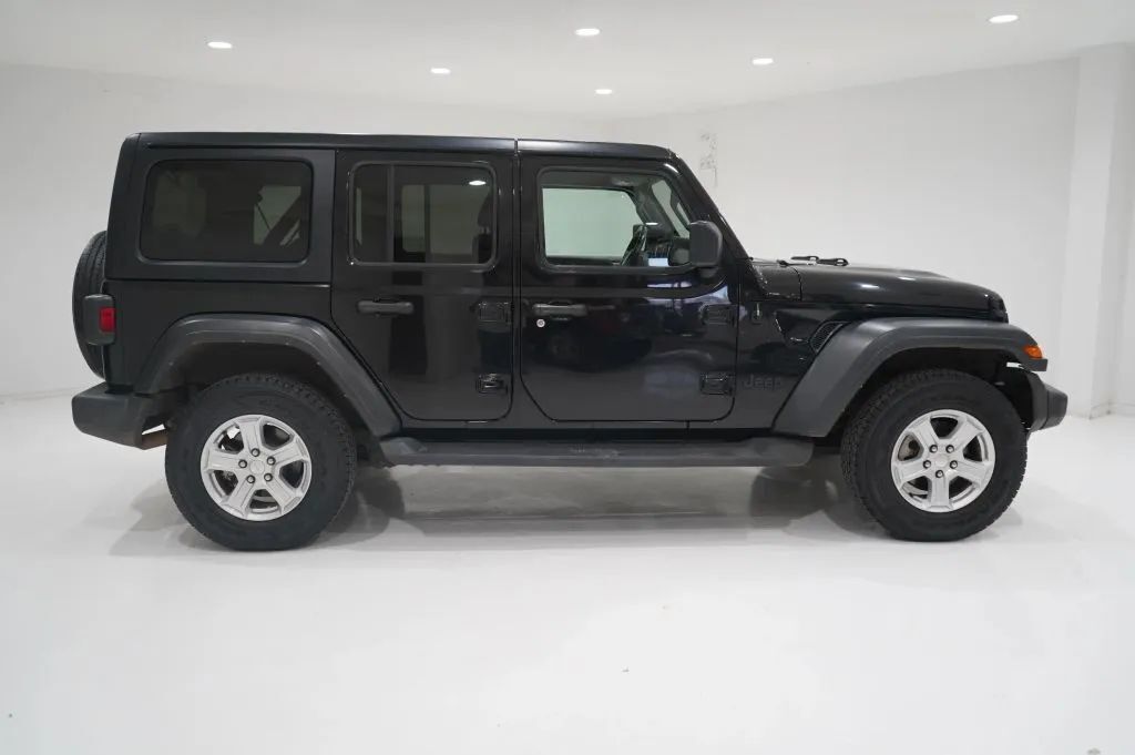 2022 JEEP Wrangler