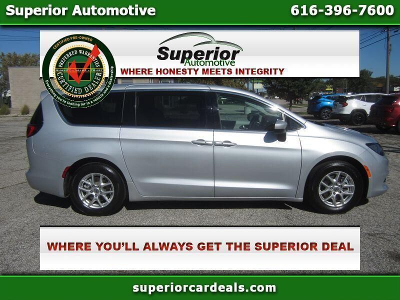 2023 CHRYSLER Voyager