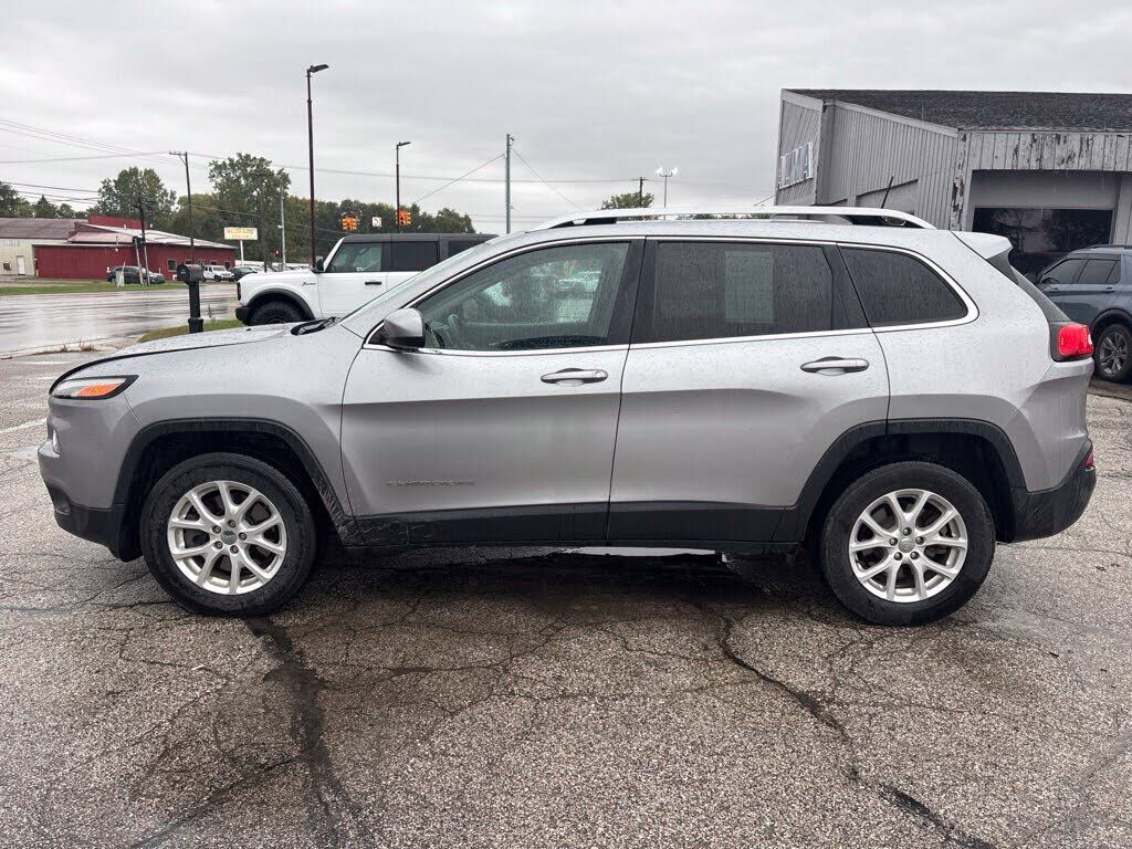 2017 JEEP Cherokee