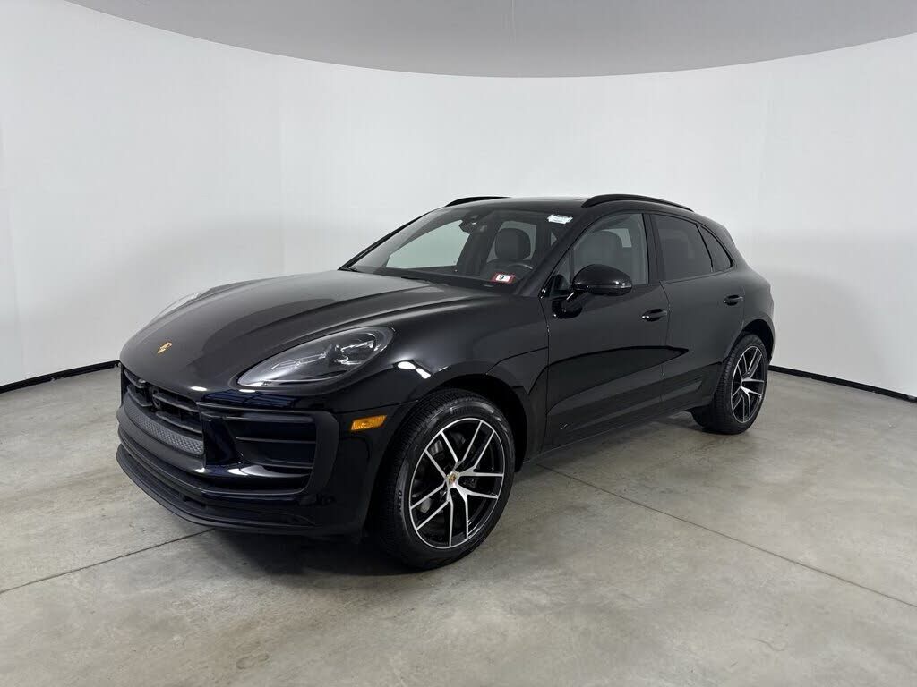 2023 PORSCHE Macan