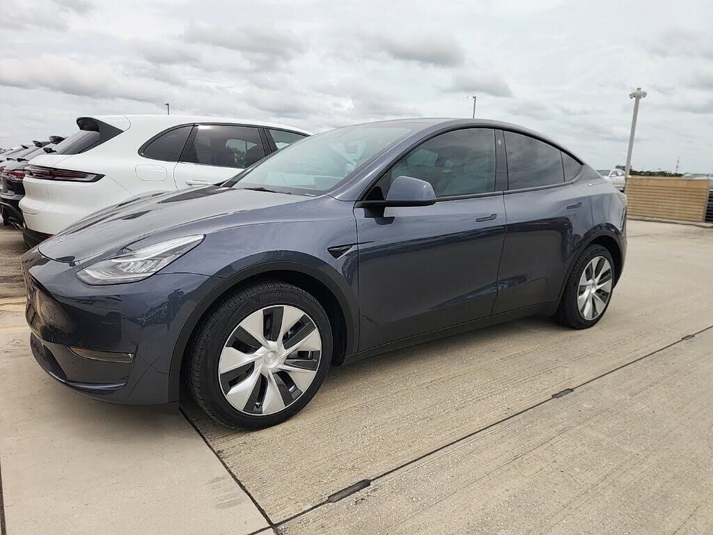 2023 TESLA Model Y