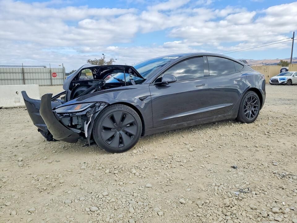 2026 TESLA Model 3