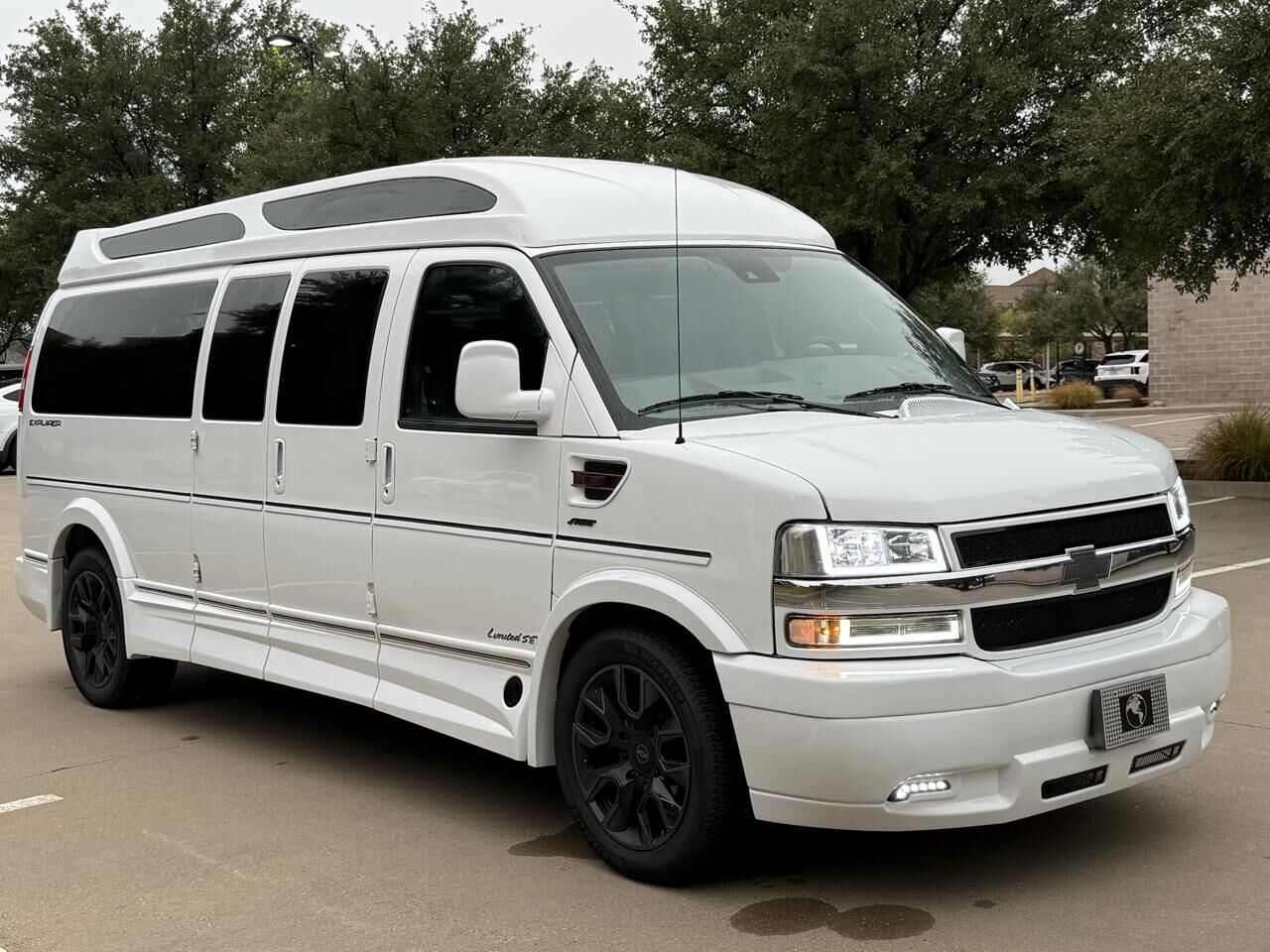 2024 CHEVROLET Express