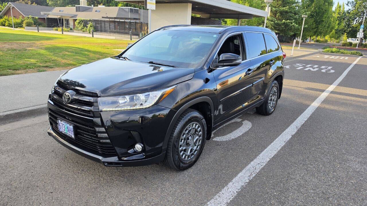 2017 TOYOTA Highlander