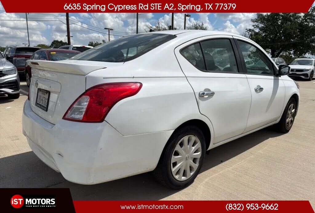 2017 NISSAN Versa
