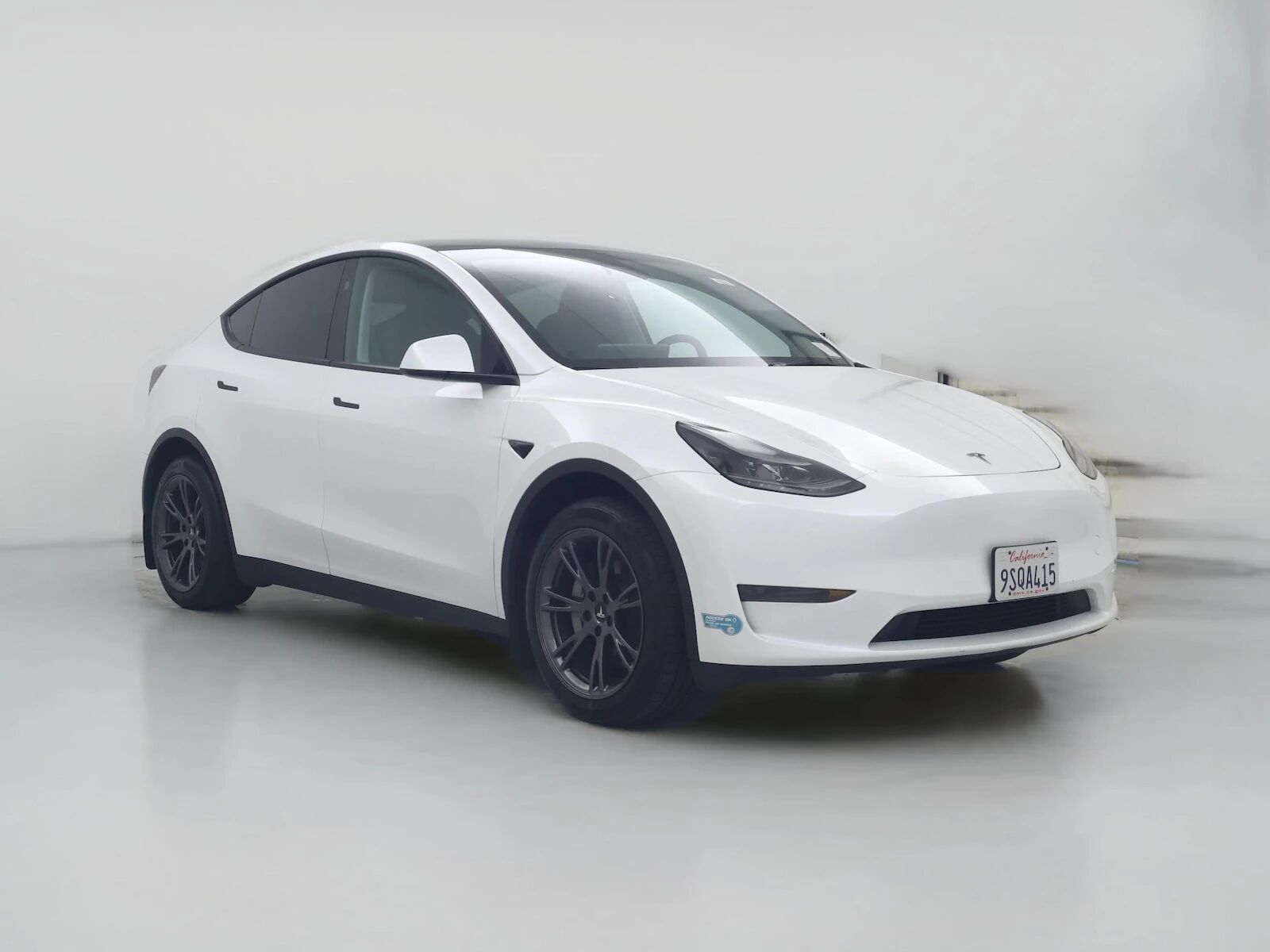 2025 TESLA Model Y