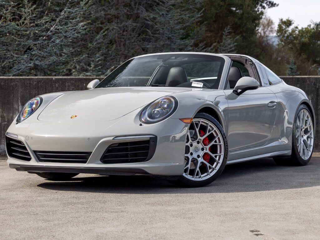 2017 PORSCHE 911
