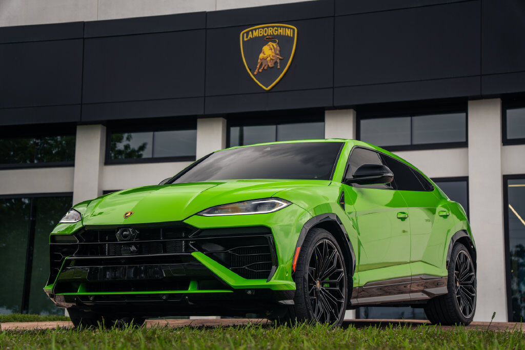 2025 LAMBORGHINI URUS