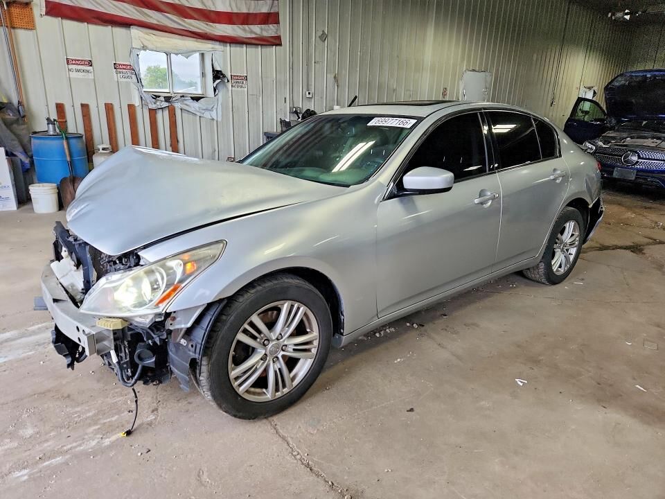 2013 INFINITI G37