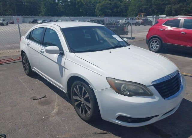 2014 CHRYSLER 200