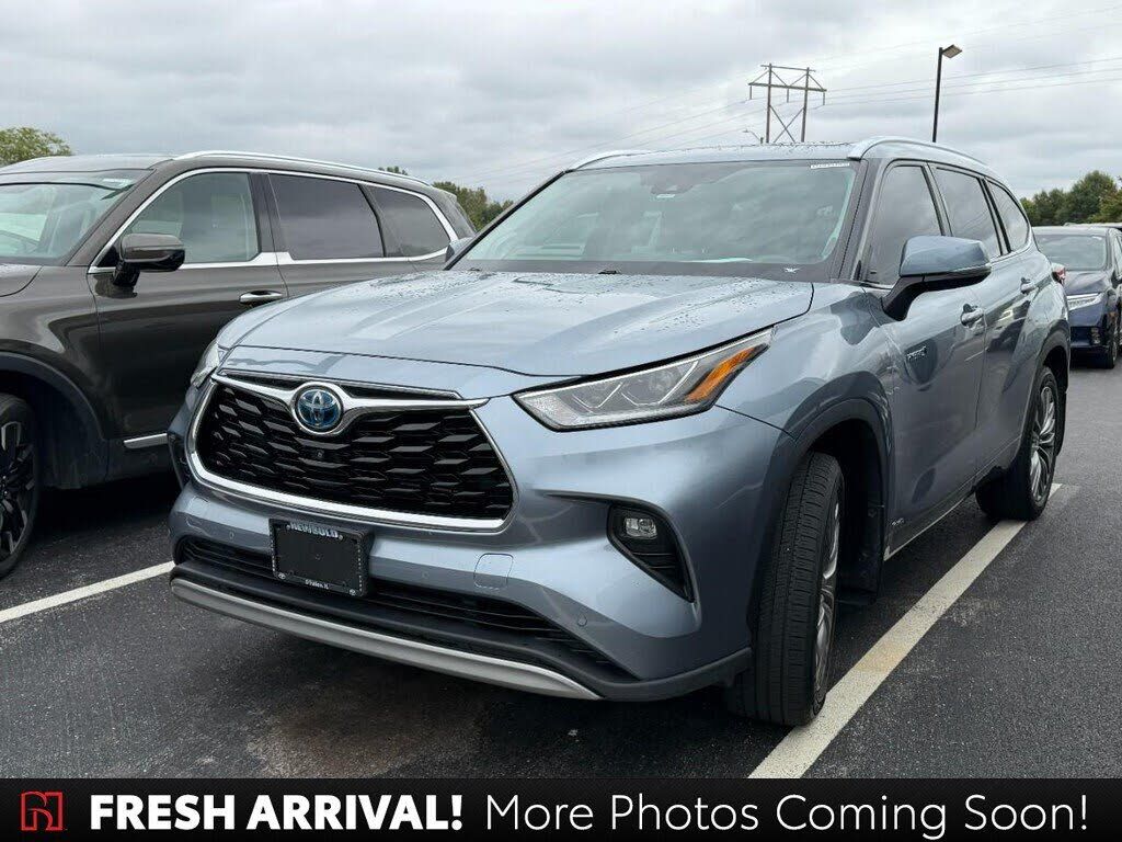 2021 TOYOTA Highlander