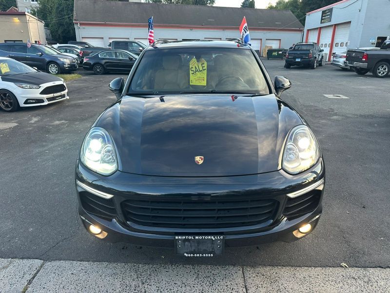2017 PORSCHE Cayenne